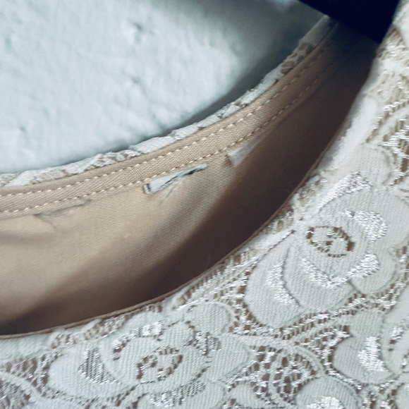 🌺 5 x 25 🌺Elegant Lace Kids Dress - Black and Cream - Picture 5 of 8